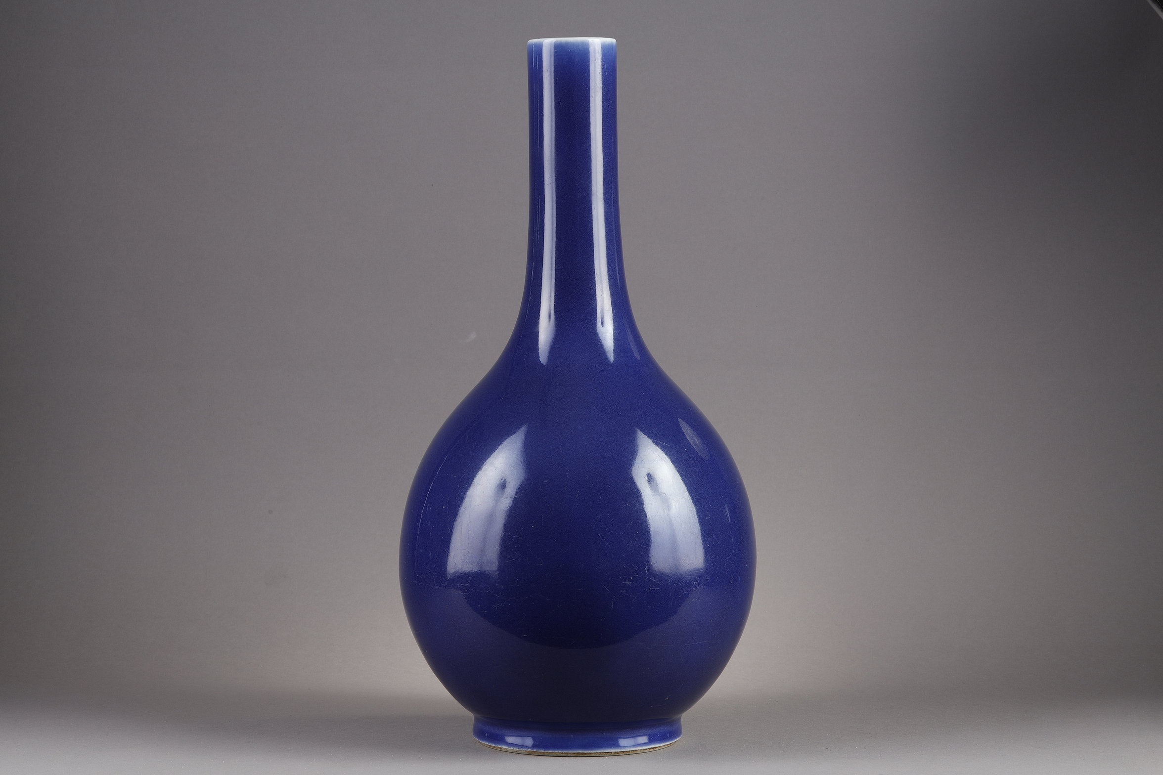 Vase bottle monochrom blue porcelain  -  Chinese 1770/1820